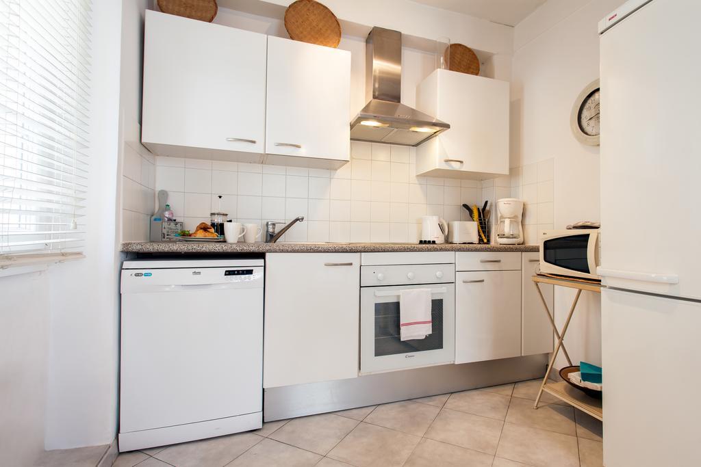 Pimms Apartment อองทีบส์ ภายนอก รูปภาพ