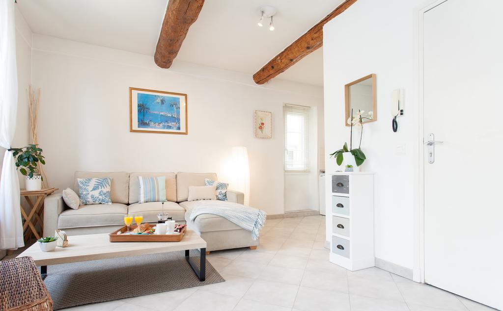 Pimms Apartment อองทีบส์ ภายนอก รูปภาพ