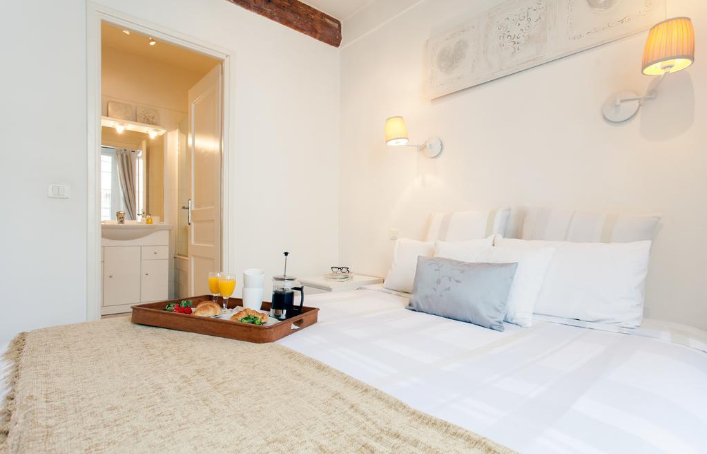 Pimms Apartment อองทีบส์ ภายนอก รูปภาพ